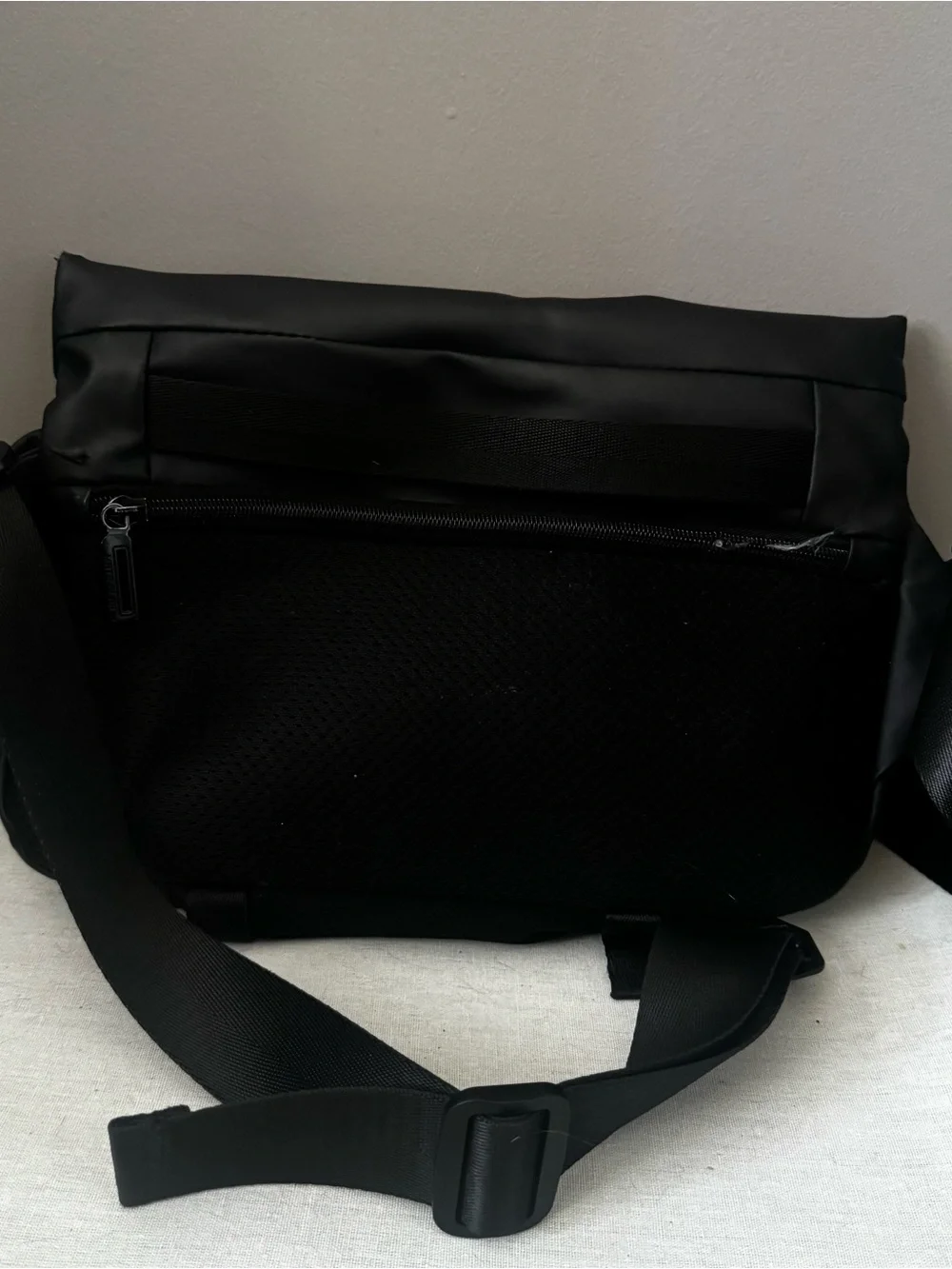 Mate Elan Black Crossbody Travel Bag